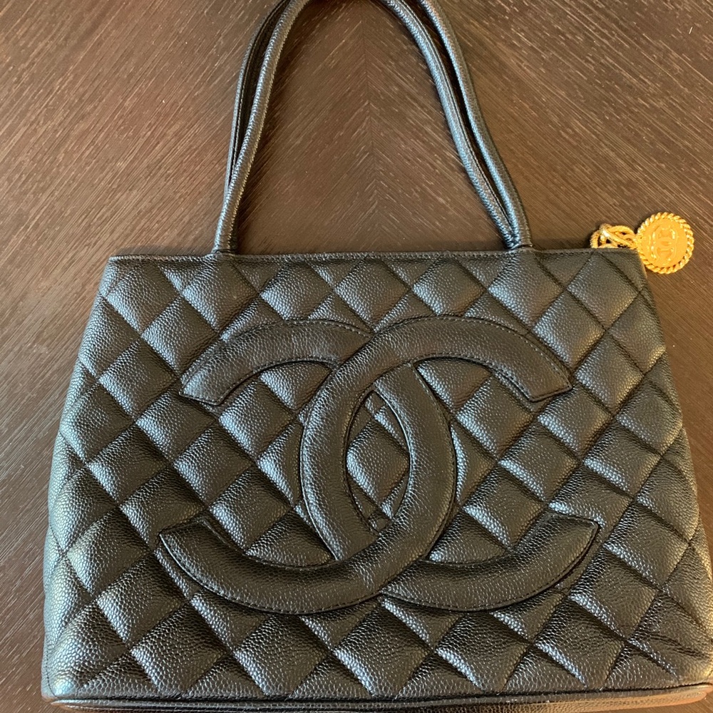 CHANEL Gold Medallion Caviar Shoulder Bag Tote